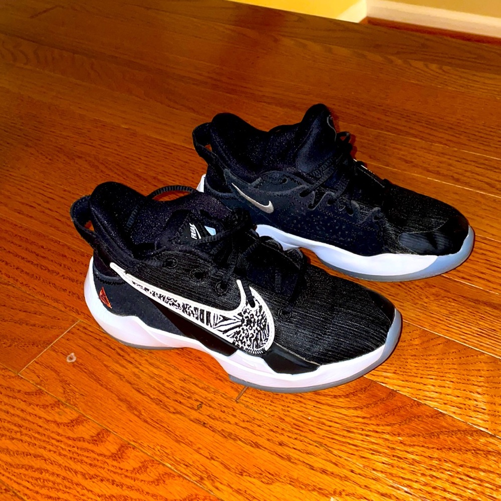 Nike Freak giannis antetokounmpo shoes, kids size 12C, great condition